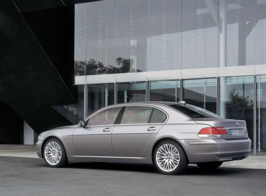  BMW 760Li (E66) 2005 года  (фото 9 из 21)